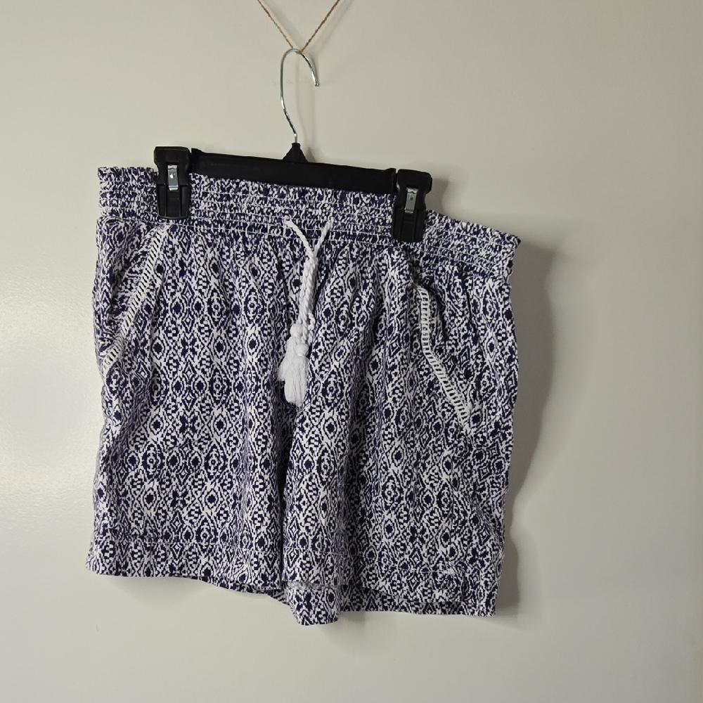 Briggs New York High Waist Blue And White Patterned Shorts